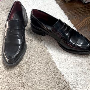Zara woman’s size 38/8 stacked black loader with stud detail on heel